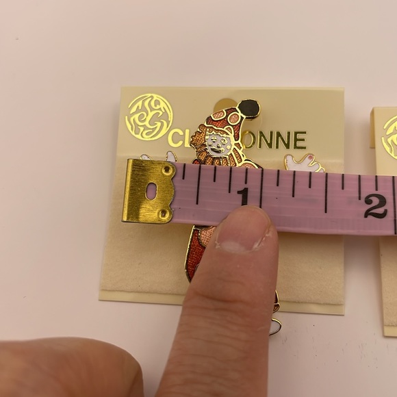 New Old Stock Vintage 1980’s Orange Clown Cloisonné (Cloisonne) Brooch - Picture 4 of 4